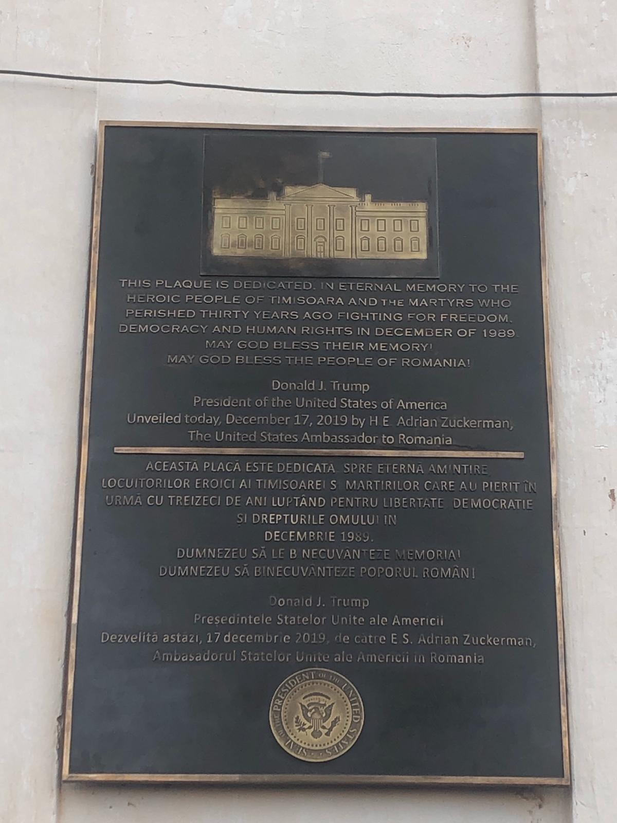 Placa memorială semnată de Donald Trump la Timișoara