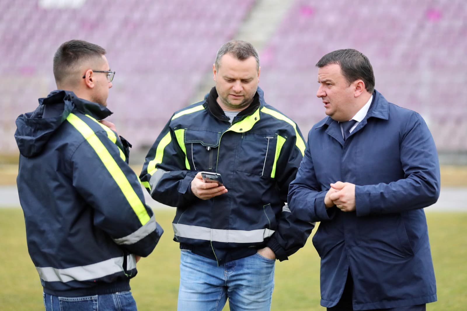 Au început măsurătorile topografice la stadion