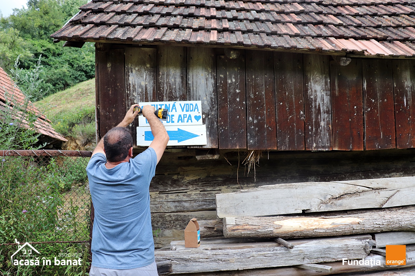 Voluntarii au reabilitat 12 mori de apă din Banat și au amenajat trei trasee turistice în 4.000 de ore de muncă