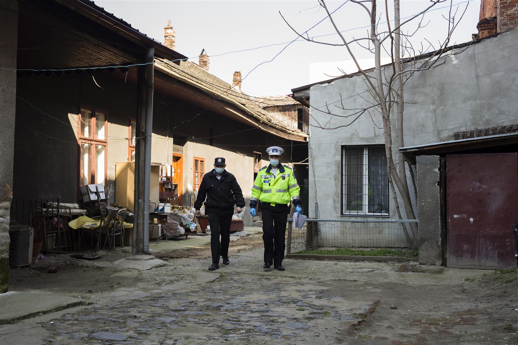 politisti locali verificari covid