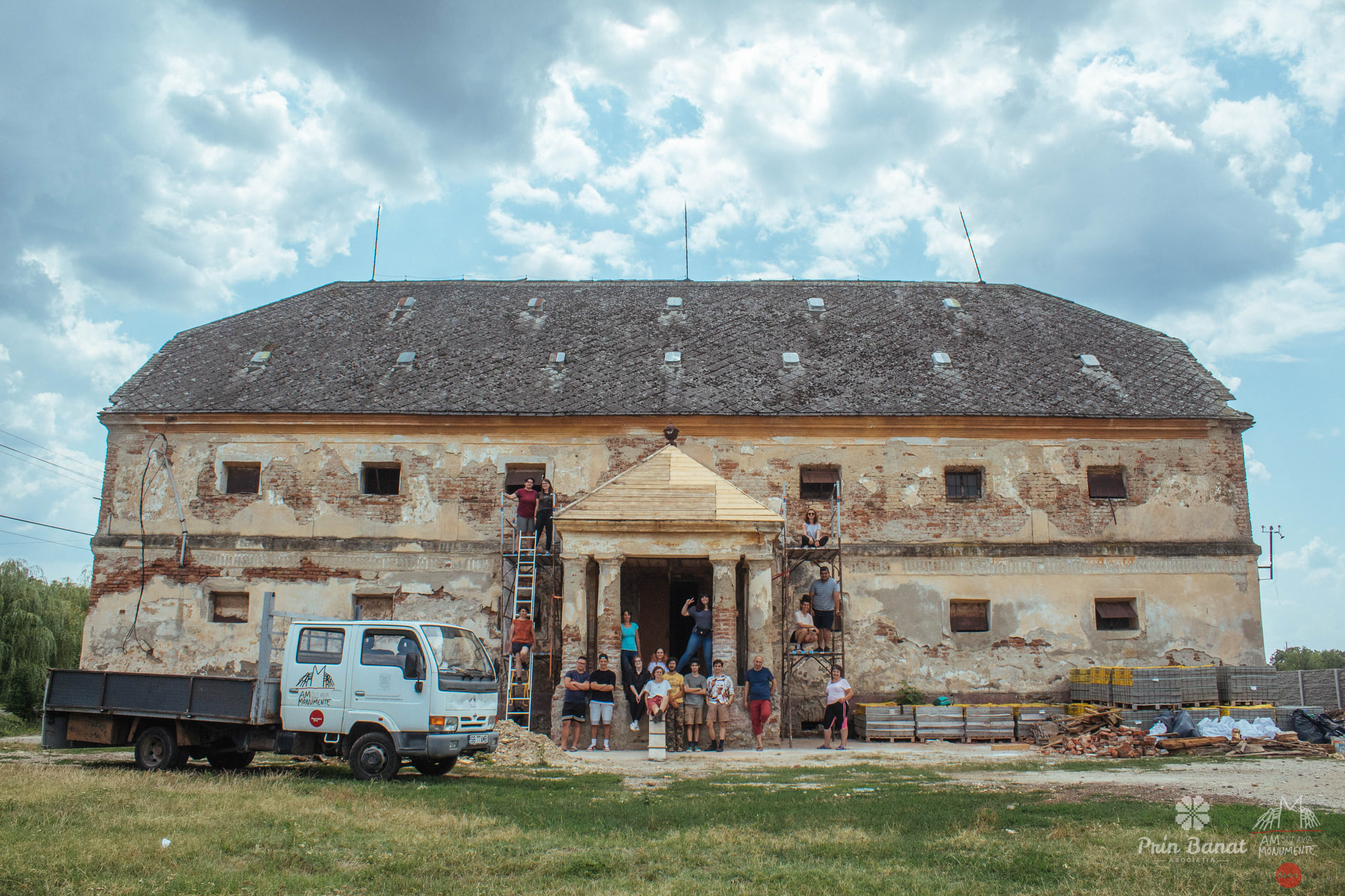 ambulanta pentru monumente banat depozitul din giera (16)