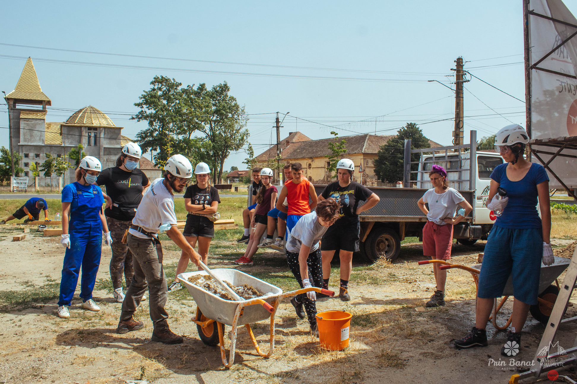 ambulanta pentru monumente banat depozitul din giera (32)