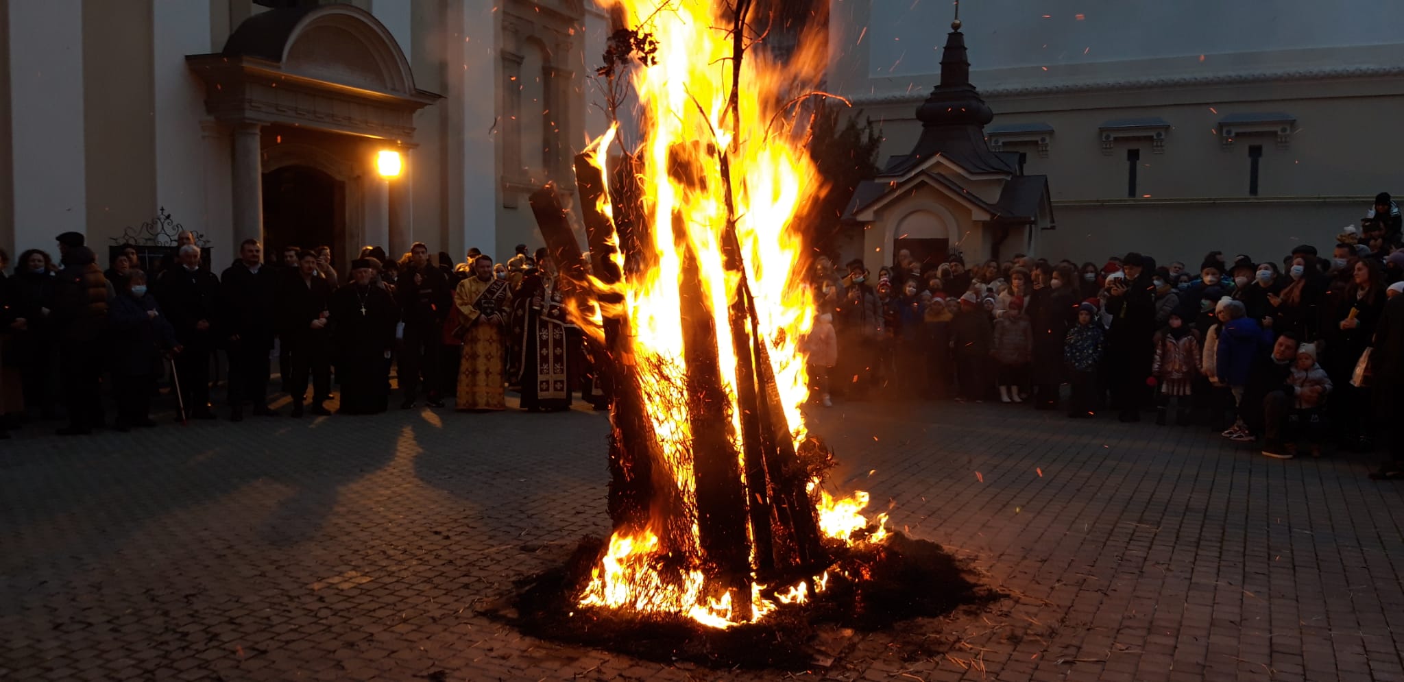 Sârbii au aprins badnjakul