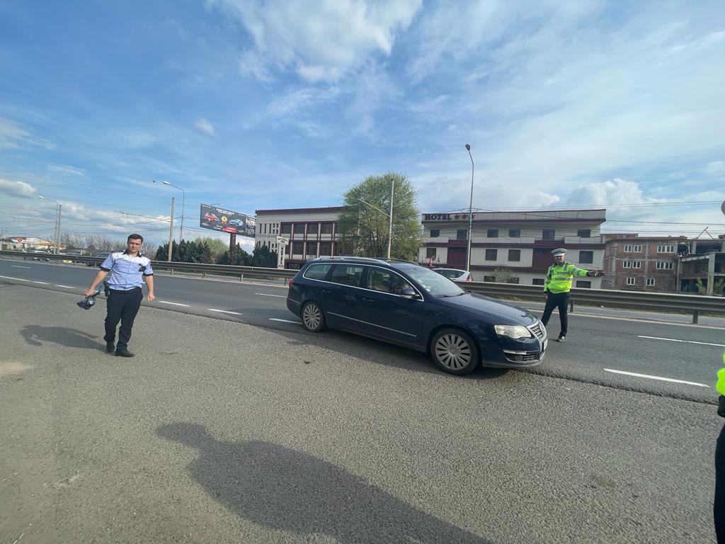 razie rutiera masina in trafic