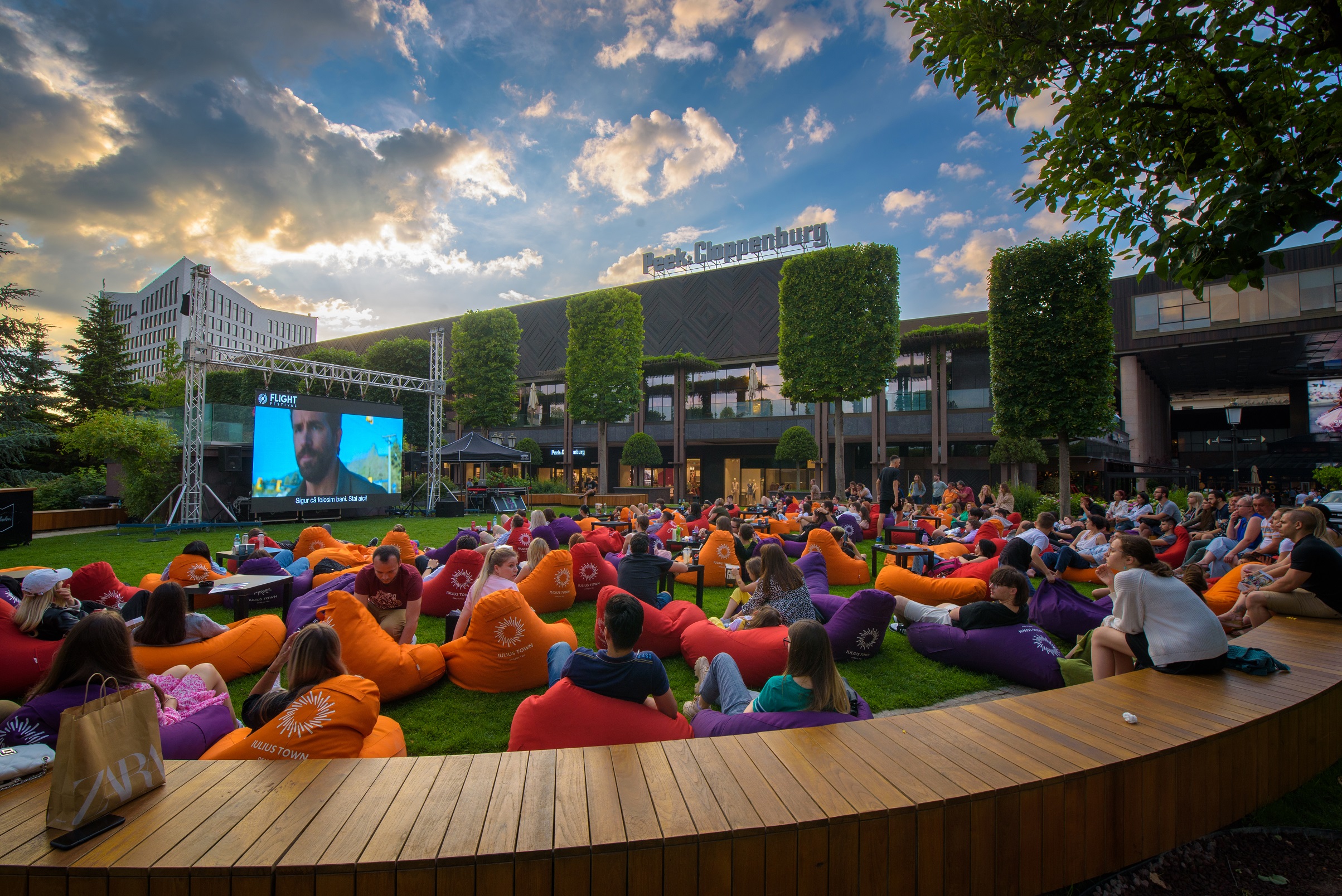 Flight Cinema in My Town1