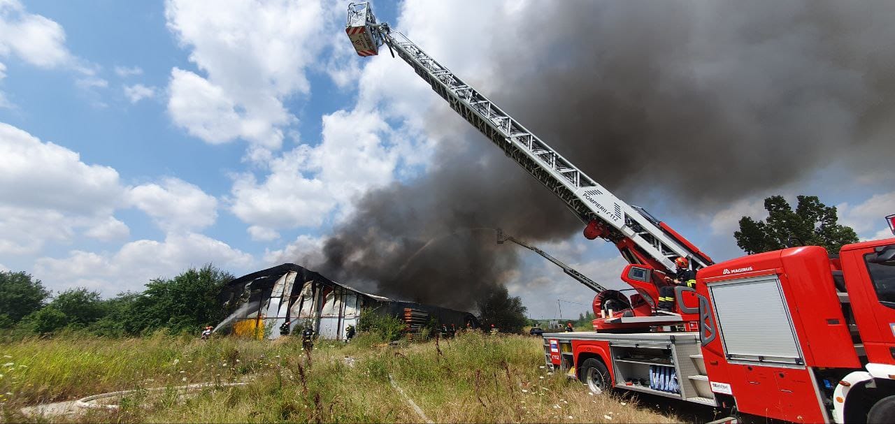 Incendiu hală Recaș