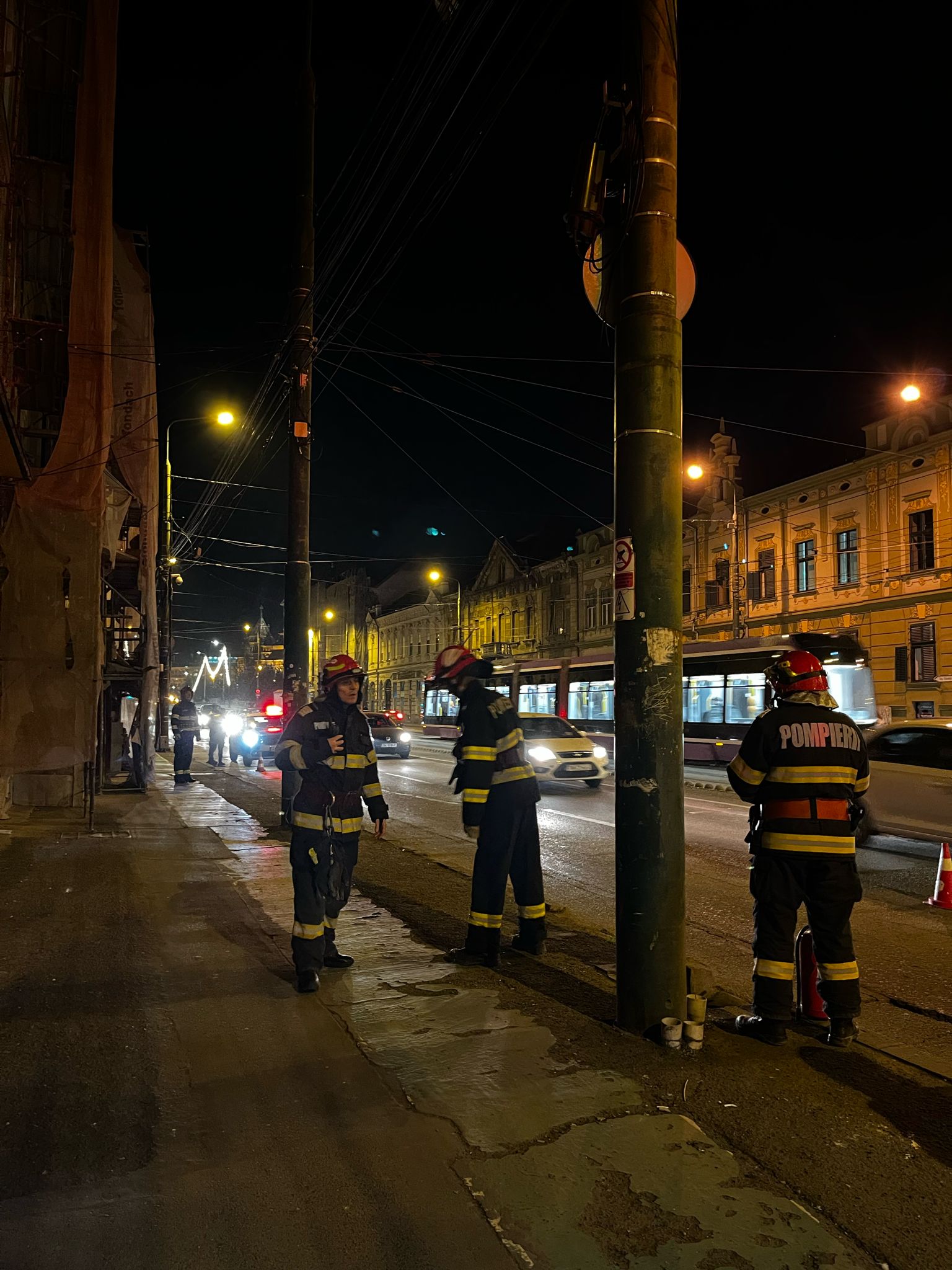 Incendiu stâlp iluminat