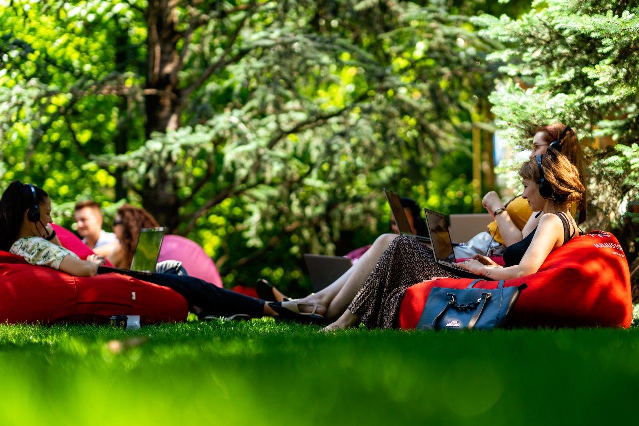 Outdoor Office Day