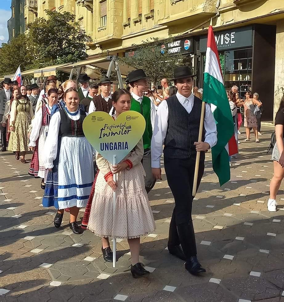 parada portului popular festivalul inimilor 2024 (13)