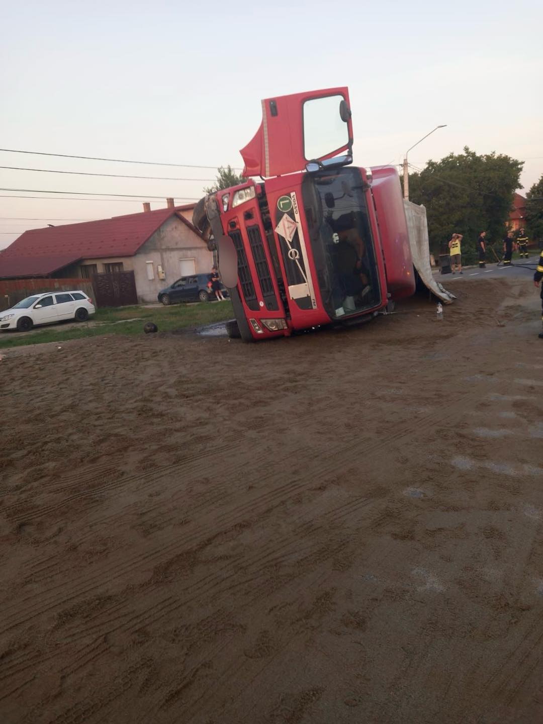 Autotren răsturnat Remetea