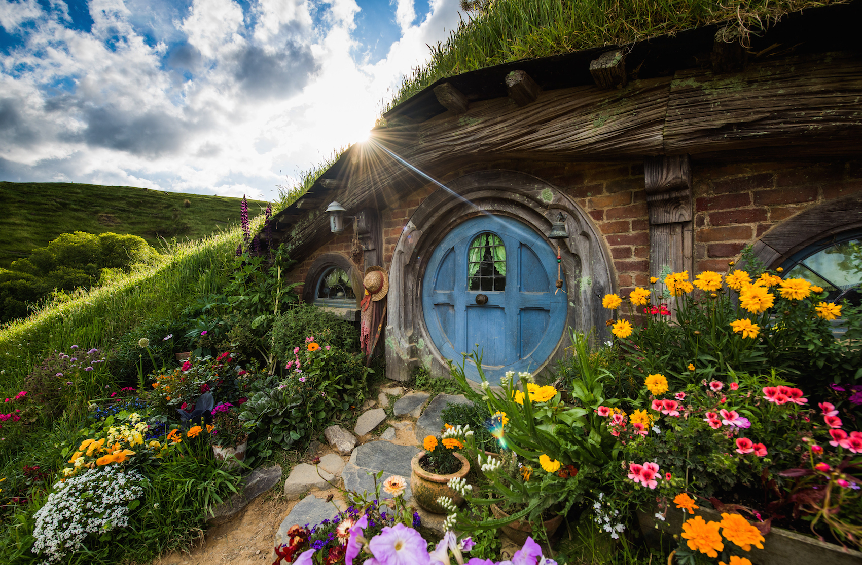 3 Hobbiton Movie Set