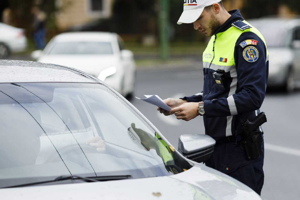 polițiști rutieri mașini oprite razie 4