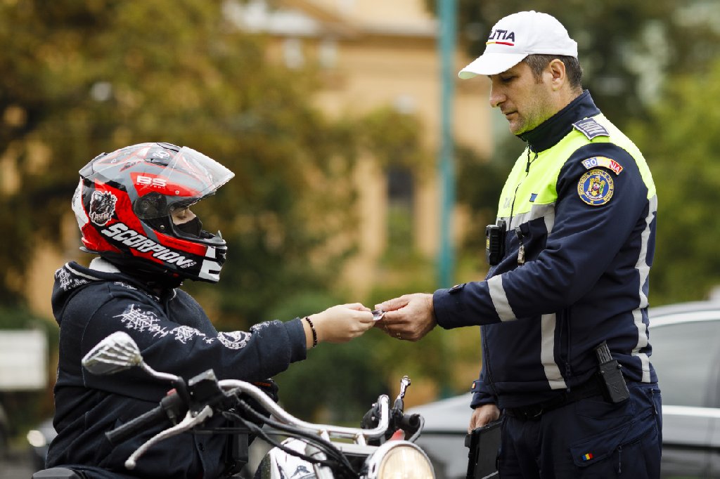 polițiști rutieri mașini oprite razie 3